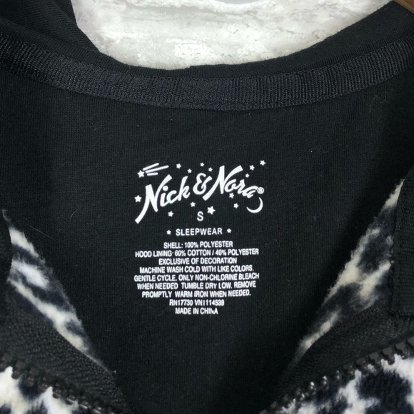 Nick & Nora One Piece Fleece Jogger Cat Pajamas Small Hoodie Black Animal Print - Picture 3 of 12